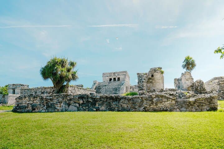 Tulum Unveiled: Expert-Guided Ruins Tour with Clifftop Caribbean Views