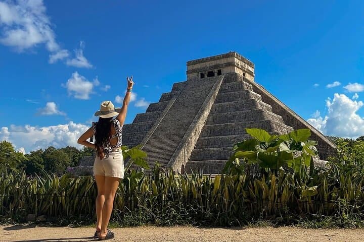 Chichén Itzá, Suytún & Ik-kil Cenotes: Full-Day Tour from Cancún with Valladolid photo 2