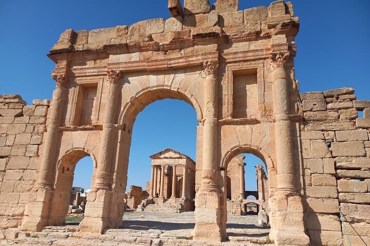 7-Day Luxury Tunisia Tour: Sahara Dunes, Roman Ruins & UNESCO Medinas