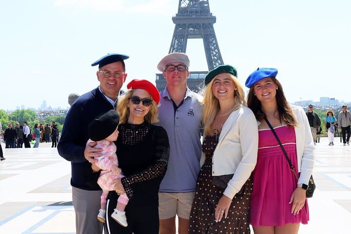 6-Hour Paris Walking Tour with Photoshoot and Crêpe Break