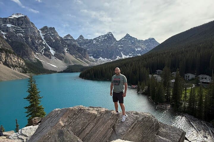 Private Day Tour — Moraine Lake, Lake Louise & Yoho National Park photo 1