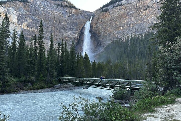 Private Day Tour — Moraine Lake, Lake Louise & Yoho National Park photo 3