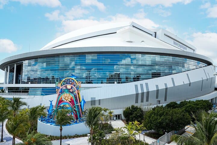 Miami Marlins Game at LoanDepot Park — Little Havana’s High-Energy MLB Experience photo 4