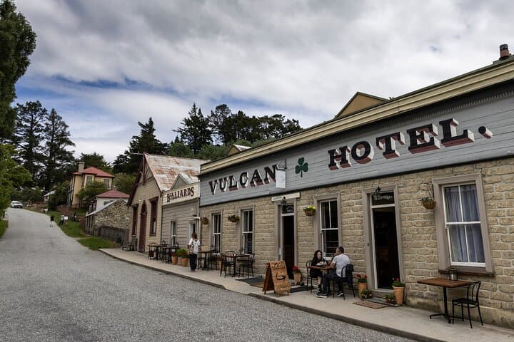 Middlemarch to Queenstown: Small-Group Scenic Journey Through Central Otago photo 4