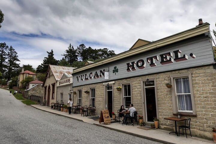 Queenstown to Middlemarch: Central Otago One-Way Small-Group Tour photo 2