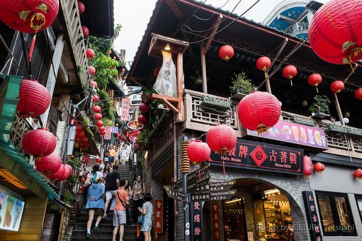 Yehliu & Jiufen Day Tour — Coastal Geology, Lantern-Lit Streets & Taiwanese Massage photo 3