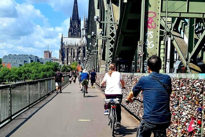 Cologne 2-Hour Guided Bike Ride — Top 5 Highlights Along the Rhine
