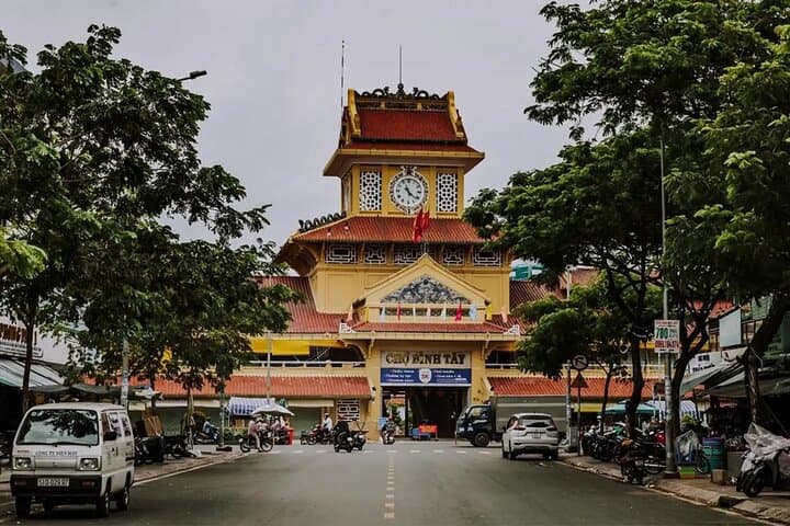 Full-Day Saigon City Tour: Independence Palace, Cho Lon & Cu Chi Tunnels photo 3