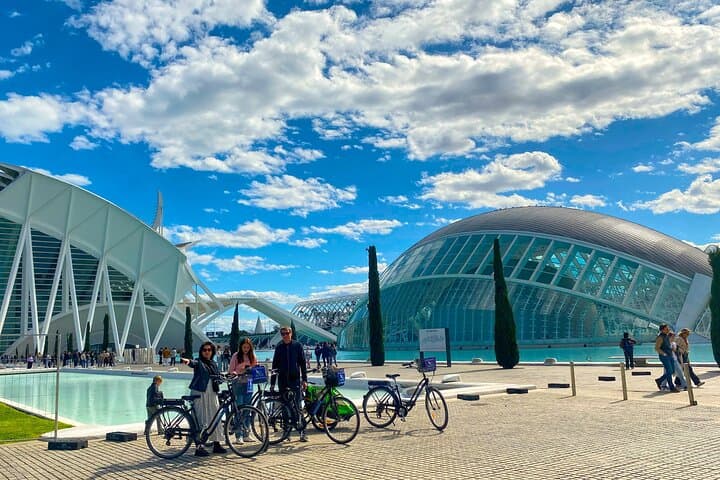 Private E‑Bike Tour of Valencia: History, Turia Gardens & City Sights photo 2
