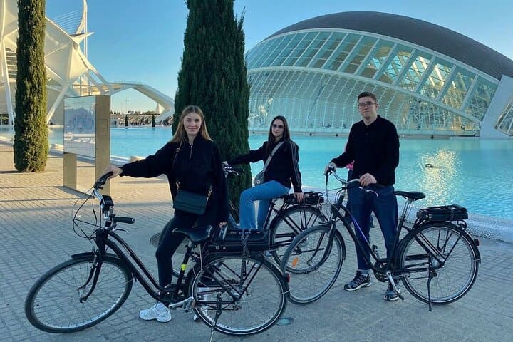 Private E‑Bike Tour of Valencia: History, Turia Gardens & City Sights photo 1