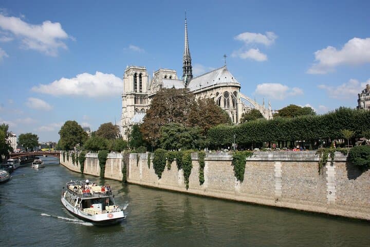 Private Notre-Dame Walking Tour with Optional Sainte-Chapelle or Crypt Entry — Paris Guided Tour