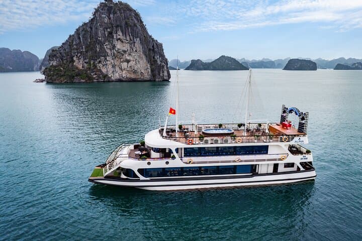 Luxury Ha Long Bay Day Cruise from Hanoi — 5-Star Cruise with Jacuzzi & Kayaking photo 1