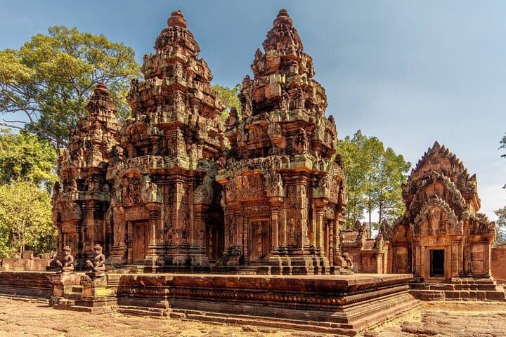 Phnom Kulen Waterfall & One Thousand Lingas: Siem Reap Small-Group Discovery