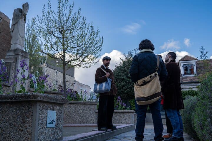 Montmartre Food & Misfits Walking Tour: 2-Hour Tastes, Art, and History photo 3