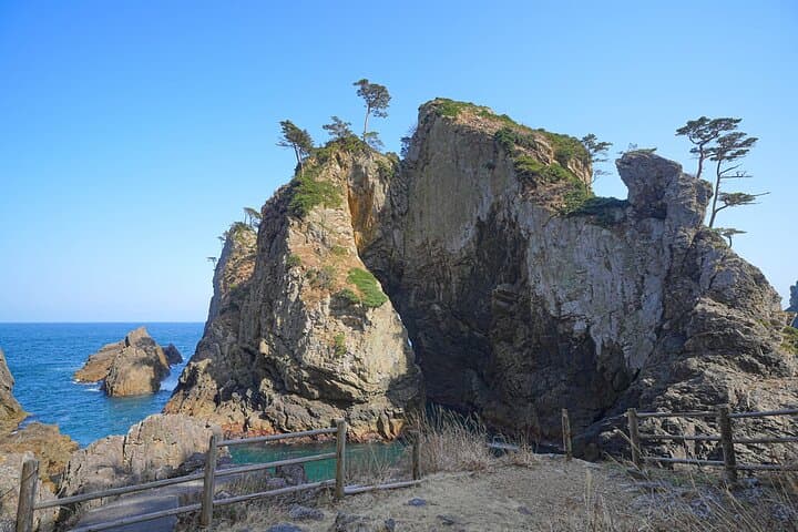 Ryusendo Cave & Kitayamazaki Cliffs Day Tour from Miyako Port photo 2
