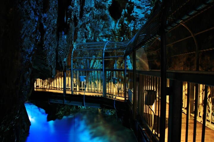 Ryusendo Cave & Kitayamazaki Cliffs Day Tour from Miyako Port photo 4