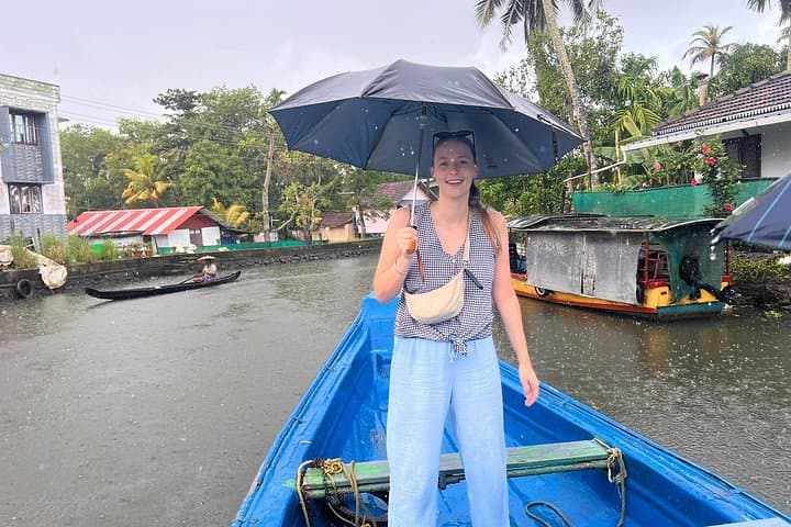 Alleppey Houseboat Day Tour: Backwaters, Village Canoe & Authentic Kerala Lunch