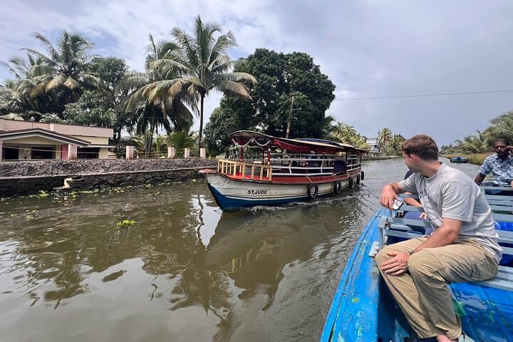Alleppey Houseboat Day Tour: Backwaters, Village Canoe & Authentic Kerala Lunch photo 5