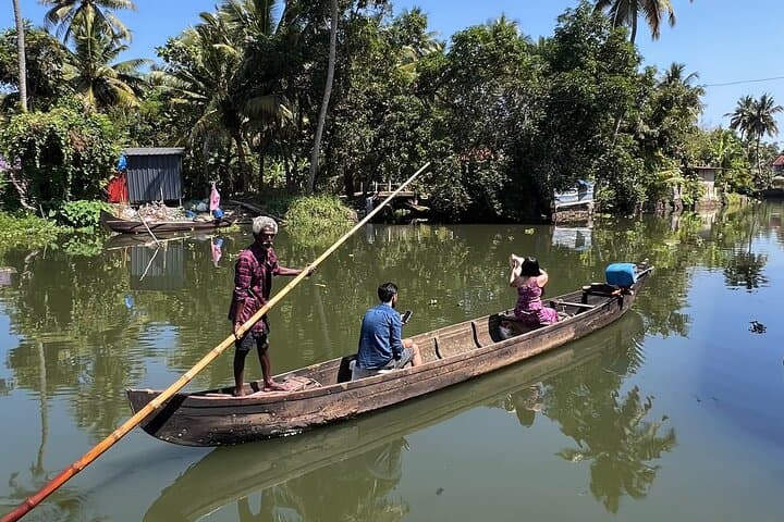 Alleppey Houseboat Day Tour: Backwaters, Village Canoe & Authentic Kerala Lunch photo 6