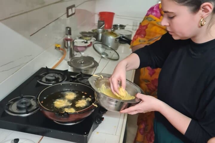 2-Day Private Delhi Tour and Authentic Cooking Class — Old & New Delhi Highlights