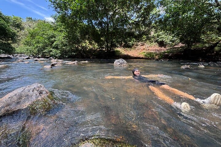 E‑bike Pineapple Farm Tour from Panama City — Ride, Taste & River Refresh photo 5