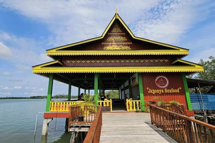 Private Bintan Full-Day Tour: Sleeping Buddha, Bintan Desert & Blue Lake photo 6
