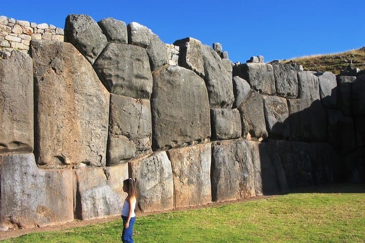 12-Day Southern Peru Tour: Machu Picchu, Amazon & Lake Titicaca Adventure photo 2