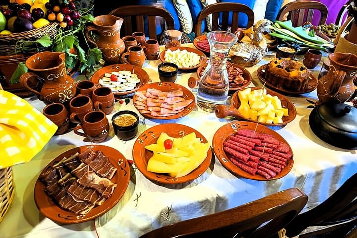 Sintra Food & Wine Experience: Tapas, Tastings & Coastal Culture