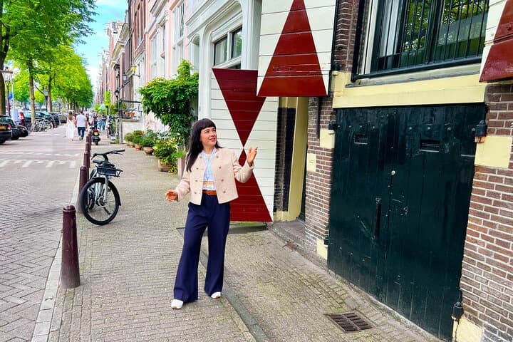 Private Golden Age Architecture Walking Tour of Amsterdam photo 2