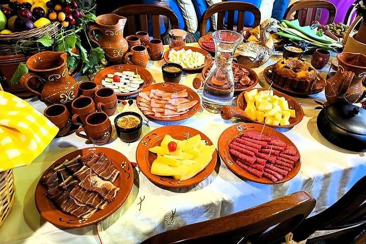Sintra Jeep Adventure: Peninha, Cabo da Roca & Winery Tapas Tour