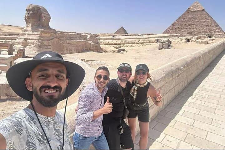 Cairo Day Tour: Pyramids, Sphinx & Khan El Khalili Bazaar