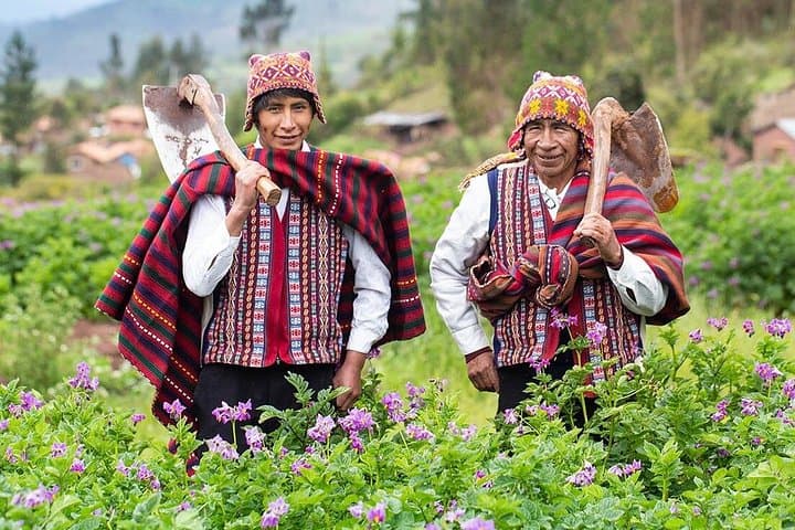 Chinchero, Moray & Maras Full-Day: Andean Textiles, Salt Pans & Inca Towns photo 3