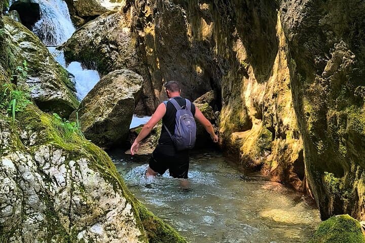 Between Limestone Walls and Mineral Waters