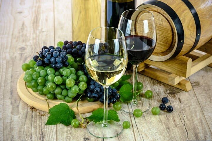 Half-Day Wine Tasting and Cape Sounio Sunset Tour from Athens