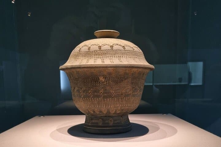 Hidden Seoul with a Documentary Director: Private Cultural Walk, Artist Studio & Intimate Museum Visit photo 2