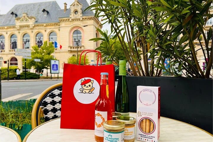 Étretat Cliffs and Monet’s Gardens Private Tour from Paris with Gourmet Picnic photo 6