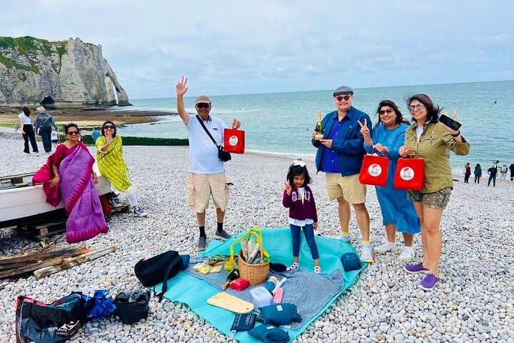 Étretat Cliffs and Monet’s Gardens Private Tour from Paris with Gourmet Picnic photo 3