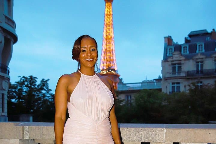 Private Photographer Tour at the Eiffel Tower: Paris Fashion & Portrait Session photo 4