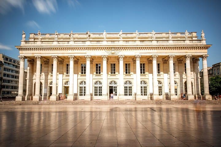 Private Bordeaux City Highlights Ride: Place de la Bourse, Grosse Cloche & Garonne Views photo 4