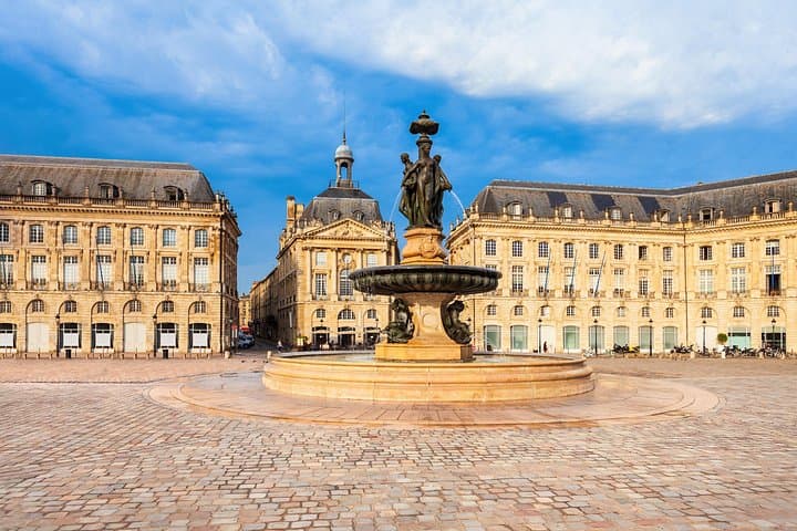 Private Bordeaux City Highlights Ride: Place de la Bourse, Grosse Cloche & Garonne Views photo 1