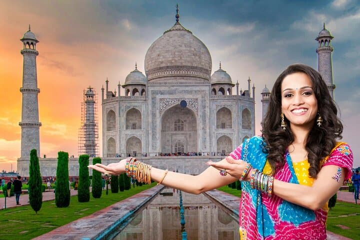 Golden Triangle 2-Day Tour: Delhi to Agra & Jaipur Highlights