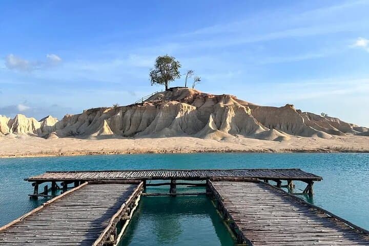 Private Bintan Full-Day Tour: Sleeping Buddha, Bintan Desert & Blue Lake