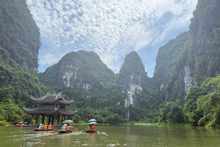 Day Trip to Trang An & Hoa Lu from Hanoi — Sampan Boats, Caves & Vietnam’s First Capital
