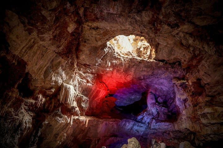 Araku Valley Day Trip from Vizag: Borra Caves, Katiki Falls & Coffee Trails photo 4