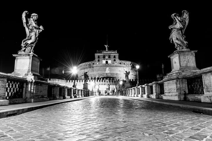 Rome After Dark: 2-Hour Private Ghost Tour from Castel Sant'Angelo to the Pantheon