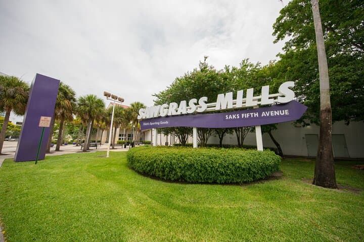 Private Round-Trip Transfer from Miami to Sawgrass Mills Mall