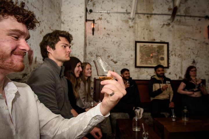 Wee Dram: Edinburgh Underground Whisky & Gin Tour (60min)