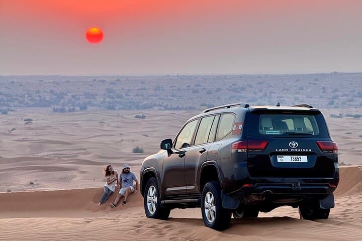Red Dunes Evening Safari in Dubai — BBQ, Live Shows & Camel Rides