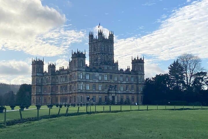 Private Transfer: London to Southampton via Highclere Castle