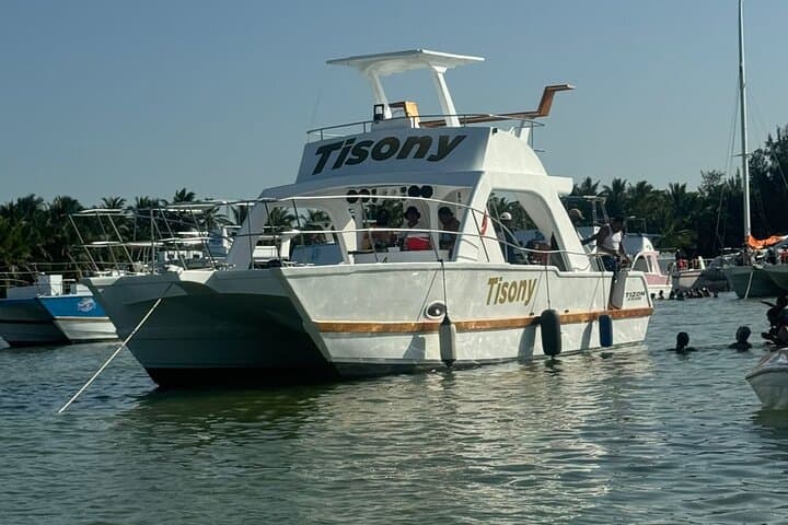 Private Catamaran Charter and Snorkeling in Punta Cana photo 5